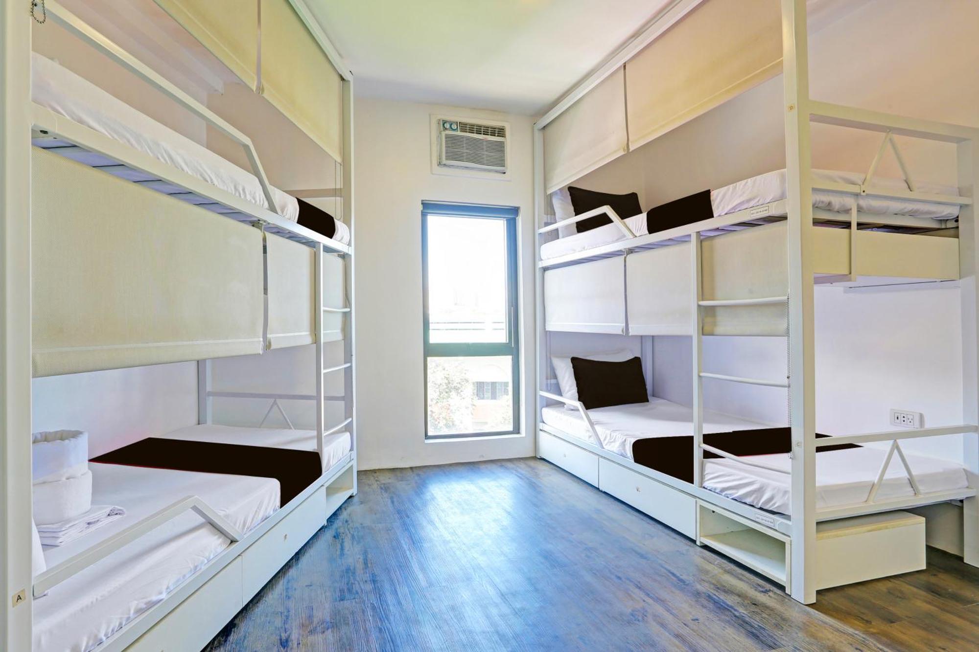 Spot On Hostel ,Taguig Manila Formerly Mytown Hongkong エクステリア 写真