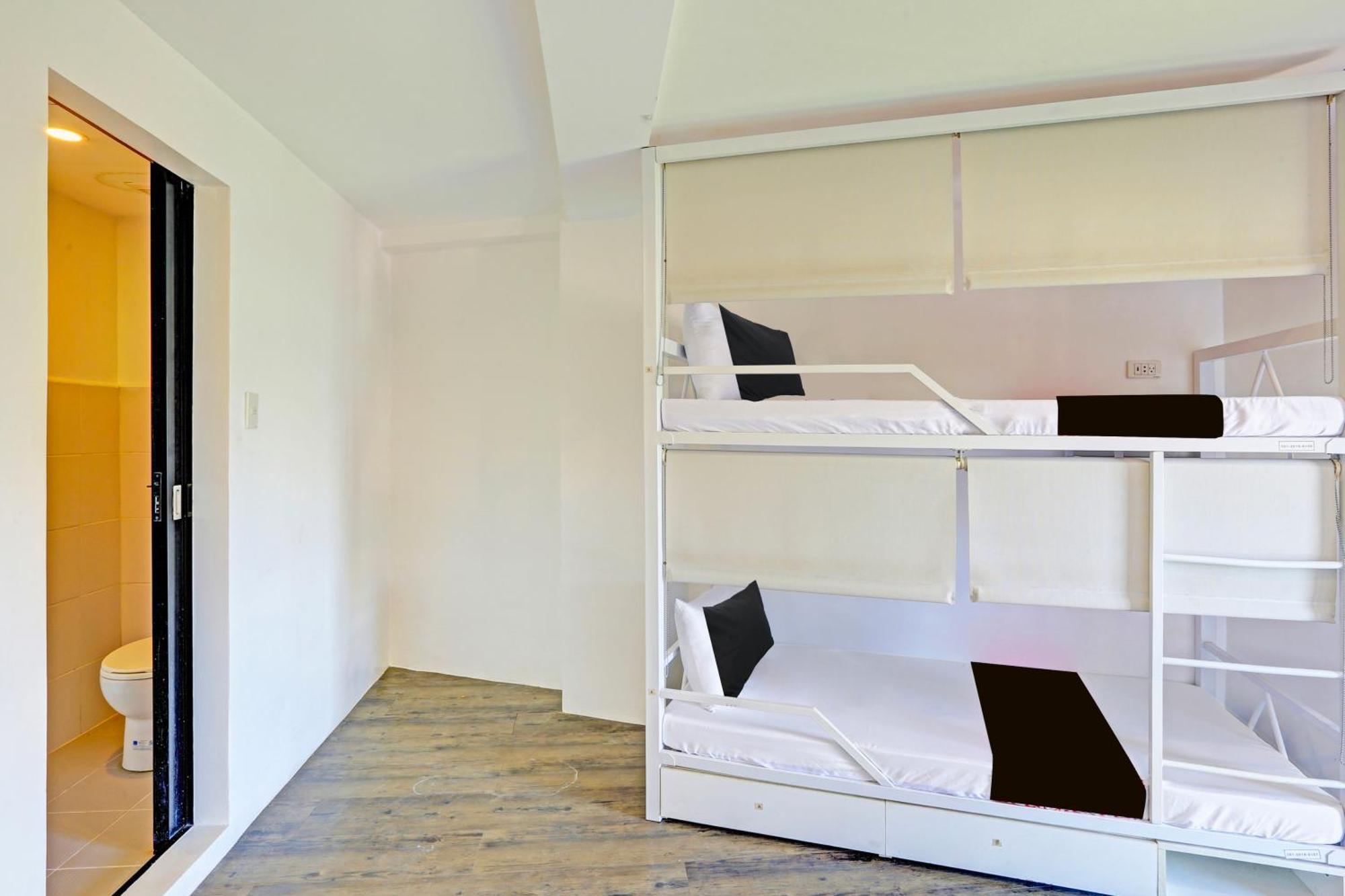 Spot On Hostel ,Taguig Manila Formerly Mytown Hongkong エクステリア 写真