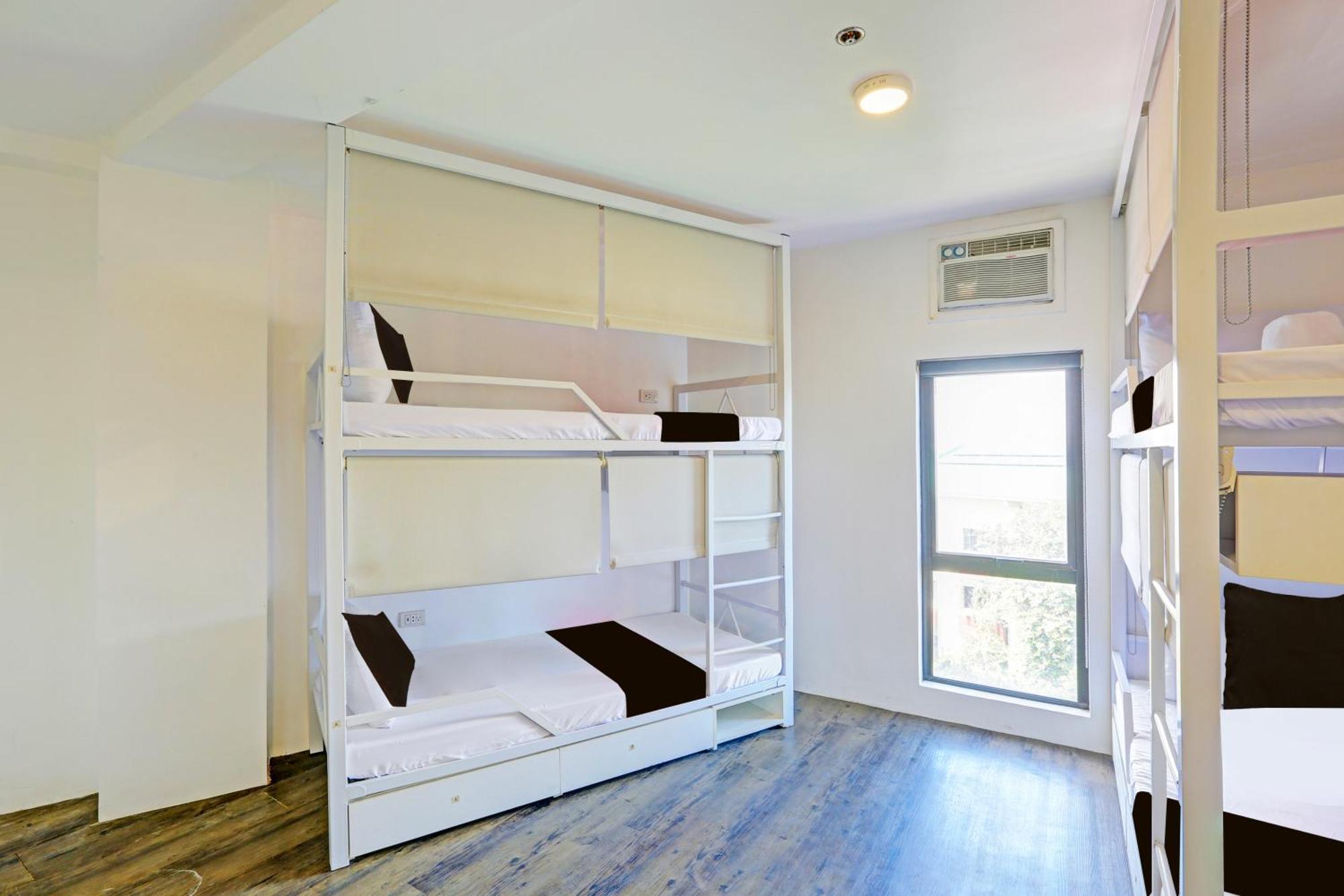Spot On Hostel ,Taguig Manila Formerly Mytown Hongkong エクステリア 写真