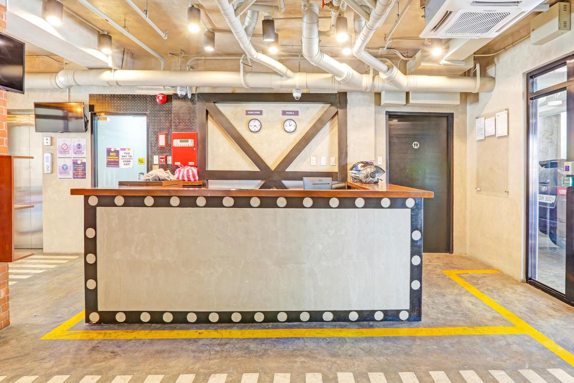 Spot On Hostel ,Taguig Manila Formerly Mytown Hongkong エクステリア 写真