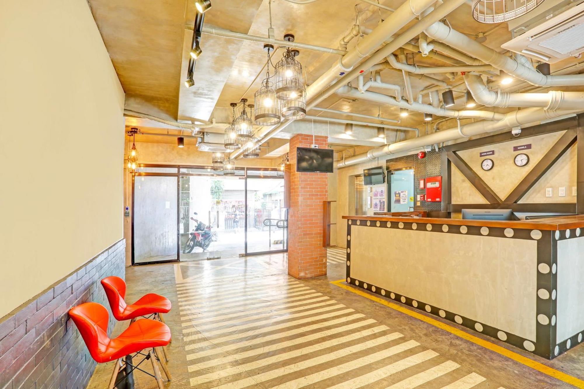 Spot On Hostel ,Taguig Manila Formerly Mytown Hongkong エクステリア 写真